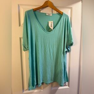 Zenana Outfitters Aqua Short Sleeve V-Neck Top